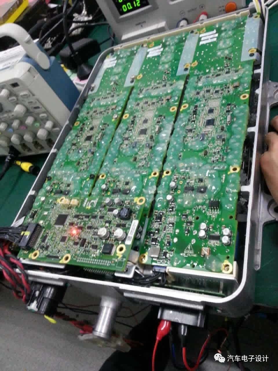 充電機(jī)拆解圖