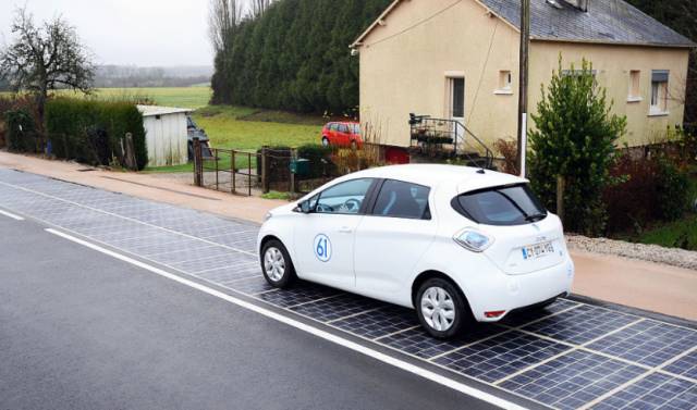 中國建的這條世界上承重最大的太陽能路途能否完成電動轎車邊跑邊充電的需求呢？